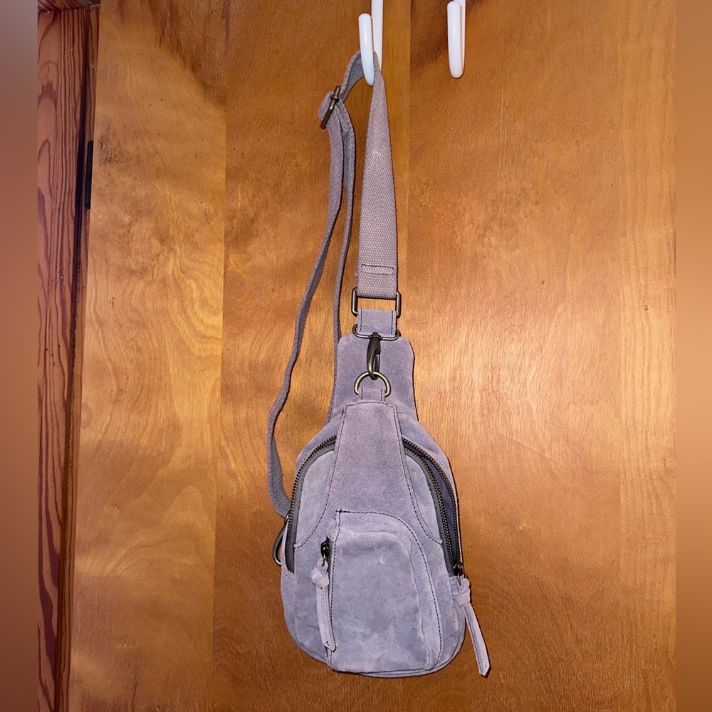 FB Hudson sling bag in lavender